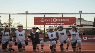 Malatyalı genç voleybolcular ve milli voleybolcular Vodafone 5.5G ile aynı sahada buluştu