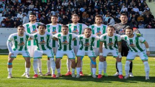 Manavgat Belediyespor liderliğini sürdürdü