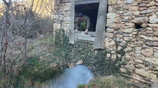 Manisa'da 210 Yıllık Su Değirmeni Hâlâ Un Üretiyor