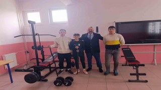 Manisada okullar arası spor malzemesi dayanışması