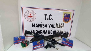 Manisada ruhsatsız tabanca ve tüfek ele geçirildi