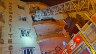 Mardinde ev yangınında 4 kişi dumandan etkilendi