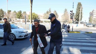 Mardinde yaya geçitlerinde polis ve zabıta görevlendirildi
