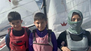 Marmarisin minik yelkencileri Türkiye şampiyonasına hazırlanıyor