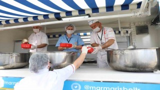 Marmaris Belediyesi, İhtiyaç Sahiplerine Ramazan Yardımı Dağıtıyor