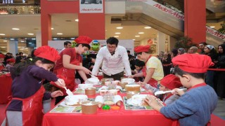 Masterchef Finalisti Ali Can Sabunsoy Gebze Centerda büyük ve küçük şeflerle buluştu