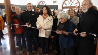 Menteşede Unutma resim sergisi ile depremde kaybedilenler anıldı