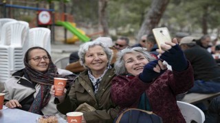 Mersinde emekliler tabiat parkında eğlendi