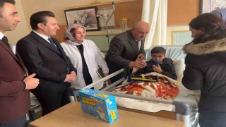 Minik kalplardan yürek ısıtan hareket