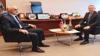 Moldovanın Ankara Büyükelçisi Croitor, Cumhurbaşkanı Başdanışmanı Yalçın Topçuyu ziyaret etti