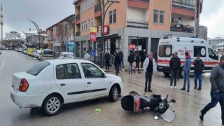Motosiklet ile otomobil çarpıştı: 1 yaralı