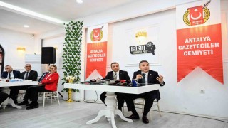 Başkan Böcek Antalya’da 140 Otelin Kapandığını Açıkladı