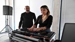 Muratpaşa Belediyesinden genç yeteneklere DJ atölyesi