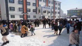 Muşta okul bahçesinde feci olay: Veliler endişeli