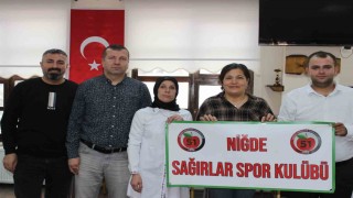 Niğde Sağırlar Spor Kulübü Derneğinde Mücayip Yıldırım güven tazeledi