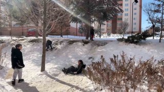 Niğdede okullar tatil oldu, karın keyfini çocuklar çıkardı