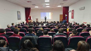 Niğdede Su Gönüllüleri Sahada projesi kapsamında lise öğrencilerine eğitim verildi