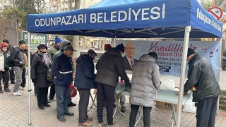 Odunpazarı’nda Regaip Kandili’ne Özel Helva Dağıtımı