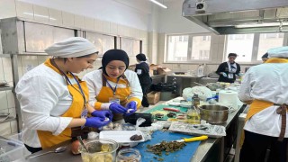 Gastronomi öğrencileri hünerlerini sergiliyor