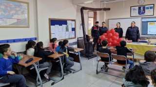 Öğrenciler, Güvenlik okul güvenli gelecek projesi kapsamında bilgilendiriliyor