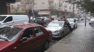 Öğrenciler sınav stresini kar topu oynayarak attı