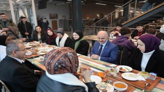 Öğrencilere Düzce köfteli menü