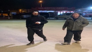 Önce bıçakla yaraladılar, sonra tüfekle tehdit edip gasp ettiler