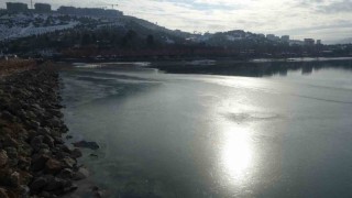 Orduzu Göletinin bazı bölümleri buz tuttu