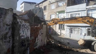 Osmangazide metruk bina temizliği