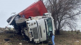 Osmaniye’de Kontrolden Çıkan Kamyonet Şarampole Yuvarlandı