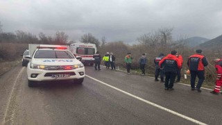Otomobil şarampole uçtu: 2 yaralı