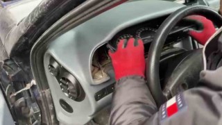 Otomobile zulalanmış 19 tabanca ele geçirildi