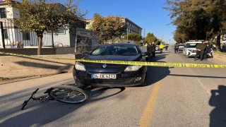 Otomobilin çarptığı bisikletli hayatını kaybetti
