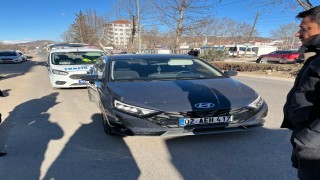 Otomobilin çarptığı yayaya yaralandı