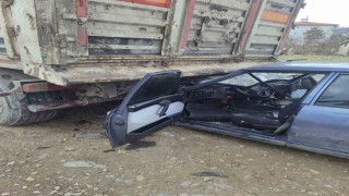 Park Halindeki Çekiciye Çarptı: 1 Kişi Hayatını Kaybetti