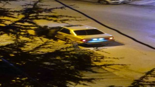 Otomobiliyle drift atan sürücü kendisini uyaran vatandaşlara tehditler savurdu
