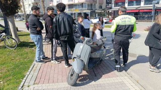 Otomobille çarpışan elektrikli bisikletin sürücüsü yaralandı