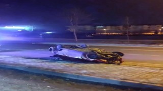 Otomobiller çarpıştı, alkol şişeleri ortalığa saçıldı: 4 yaralı