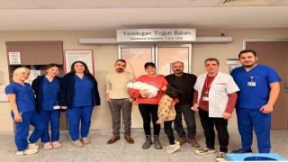 Prematüre doğan Zin, 51 gün sonra sağlığına kavuşarak taburcu edildi