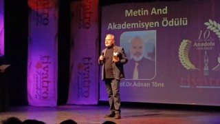 Prof. Dr. Tönele Uluslararası Metin And Akademi Ödülü verildi