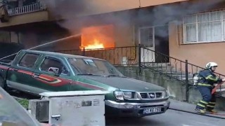 Rizede 4 katlı apartmanın zemin katında yangın çıktı