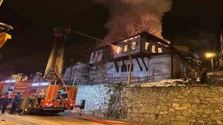 Safranboluda 150 yıllık tarihi konak alevlere teslim oldu