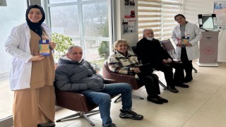 Sağlıkçılar kanserle ilgili vatandaşları bilgilendirdi