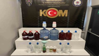 Sahte alkolleri piyasaya süremeden yakalandı