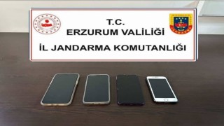 Sahte cep telefonu satıcılarına suçüstü