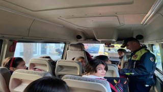 Salihli jandarmadan öğrenci servislerine denetim