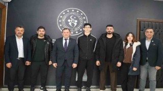 Şampiyonlardan Kabakcıya ziyaret