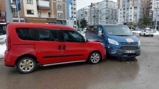 Samsunda iki dolmuş çarpıştı: 1 yaralı