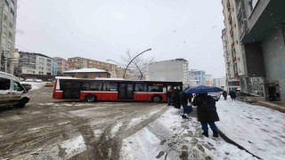 Samsunda kar çileye dönüştü, ulaşımda aksamalar meydana geldi