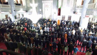 Şanlıurfada ilk teravih namazı kılındı